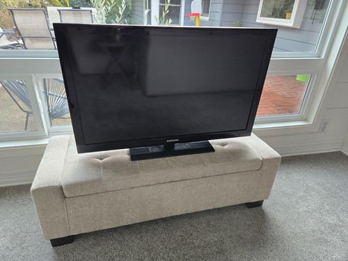 Samsung lcd tv - 40", excellent