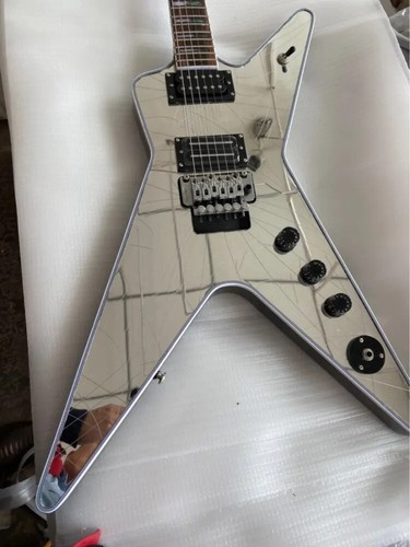 Ultima chitarra elettrica - chitarra,