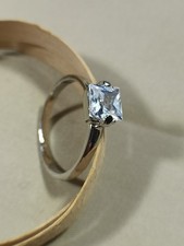 Anello solitario taglio