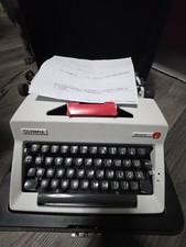 Macchina da scrivere Olympia