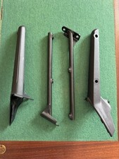 Coppia Staffe E Copertura Parabrezza Sh300i 16-19