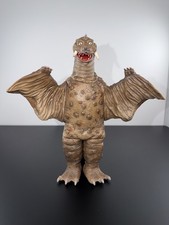 X-PLUS 8,5” PEGUILA LARGE MONSTER SERIES Ultra Q Ultraman Monster Pegira COLORE