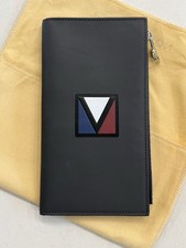 Louis Vuitton Autentico