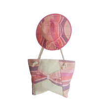 Borsa e cappello abbinato da