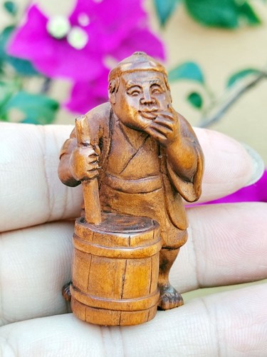 M8308 statuina netsuke in - -,