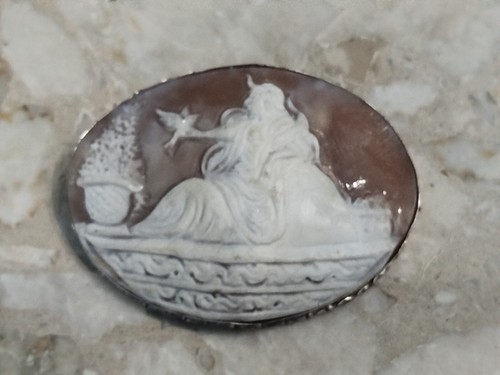 Cammeo raffigurante amore - raffigurante,