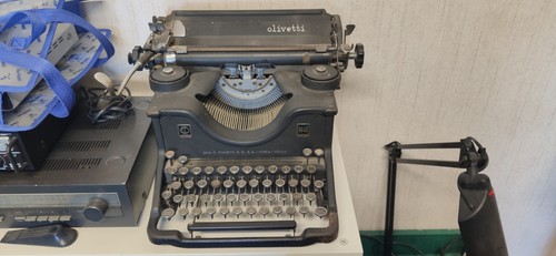 Macchina scrivere olivetti - da,