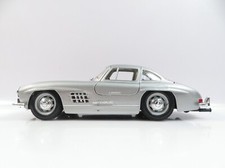 1:24 Bburago Mercedes Benz 300