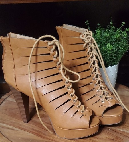 Decolte stringate con