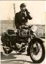 1955 PARIS Nuova pattuglia di polizia locale con moto TRIUMPH 500 cc. *Foto