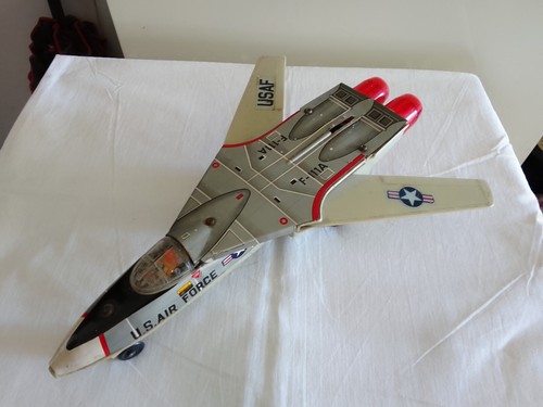 Air force f11a - f11a, aereo