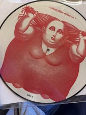 Mina Caterpillar Due Picture