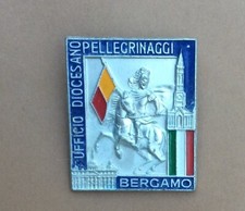 B01 Broche UFFICIO DIOCESANO PELLEGRINAGGI BERGAMO Vintage God Goddess Brooch