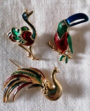 Spilla vintage gioielli bigiotteria color oro smalti colorati e strass da giacca