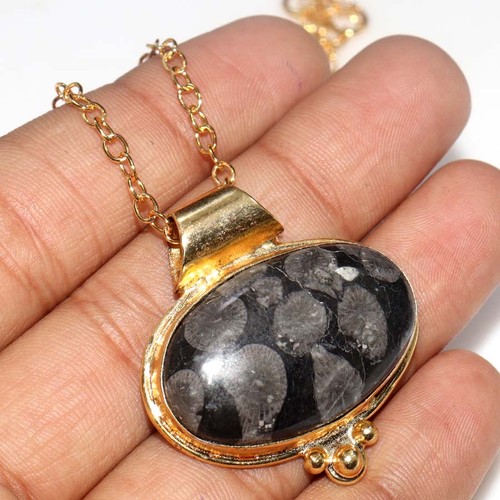 Collana corallo fossile nero