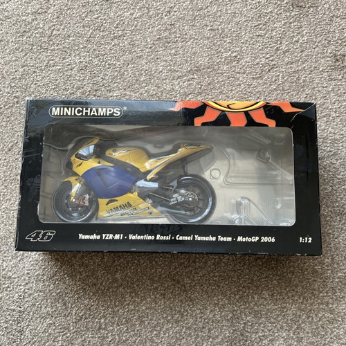 Yamaha yzr valentino - yzr-m1, ·