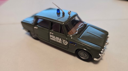 Alfa romeo polizia squadra - romeo,