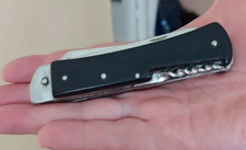 Il coltello pieghevole della