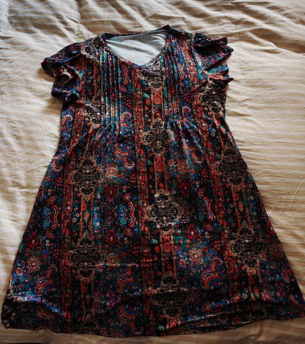 Vestito estivo con scollo - a, v