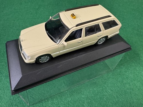 Minichamps mercedes - minichamps, 1/43