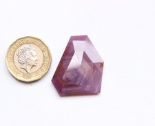 Pietra preziosa taglio a gradini zaffiro rosso lucido naturale taglio a...