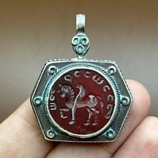 Bellissimo antico ciondolo in