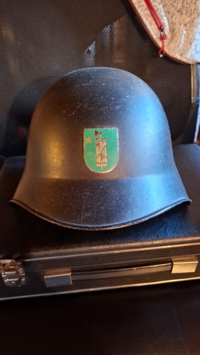 Antico elmo elmetto - , svizzero