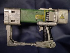 Replica fallout laser pistol - fallout,