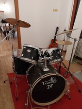 Batteria acustica T5 con con 6 tamburi 3 Piatti 2 pedaliere Sedile come nuova