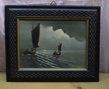 VECCHIO QUADRO DIPINTO SU LEGNO CON BARCHE AL MARE CORNICE GUILLOCHE  [TI44]