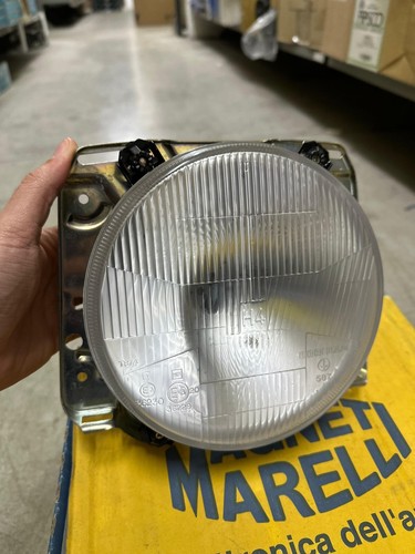 Faro proiettore anteriore