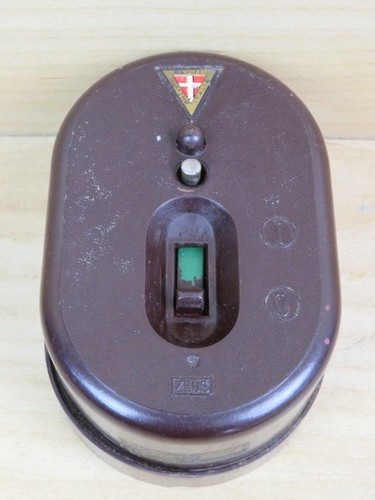 Vecchio interruttore bipolare - interruttore,