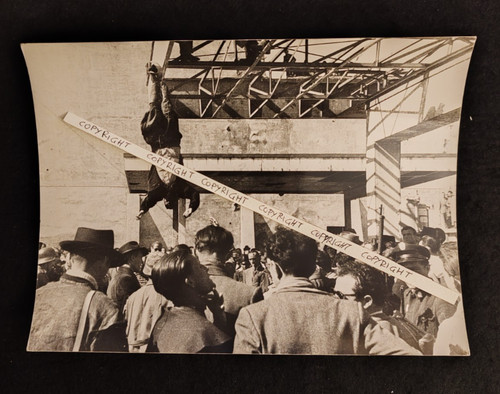 Foto corpo mussolini piazzale - foto,