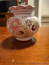 Vaso in ceramica dipinto a mano.