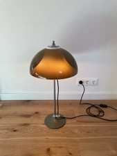 Bellissima lampada da tavolo