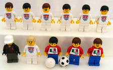 Lotto di 11 calciatori Lego Stati Uniti e Italia più 2 palloni