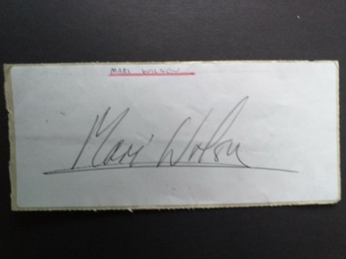 Signed label mari - of,