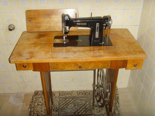 Macchina cucire vintage - da,