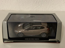 Norev 1:43 Volvo V40 CC Cross