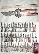 gr28, VECCHIA FORBICE DA POTA, cm 21, chiusura cuoio, e altri attrezzi agricoli