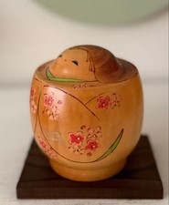 Piccola bambola Kokeshi kimono