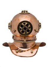 Vecchio casco di immersione