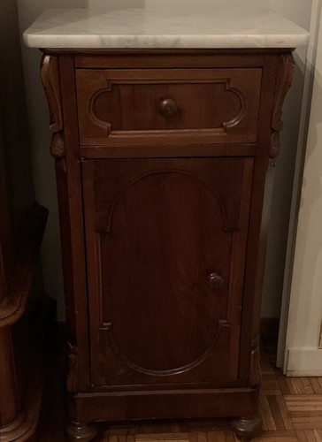 Comodino classico con piano - , in