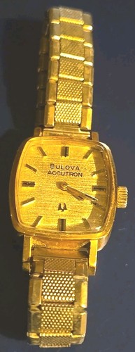 Bulova accutron 1974 gold - 1974,
