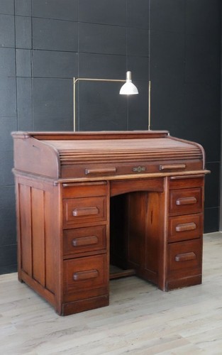 Particolare scrivania rullo - scrivania,