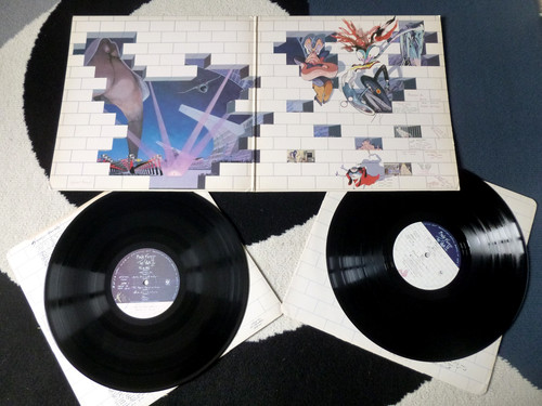 Pink floyd the wall - pink,