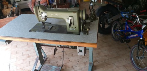 Macchina cucire con doppio - da,