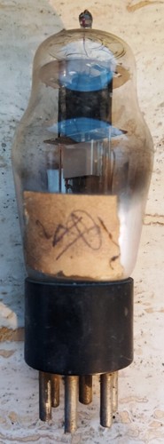 Antica valvola per radio