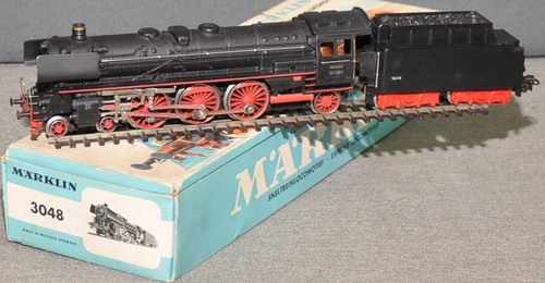 Märklin 3048 locomotiva - .2,