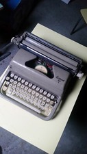 Macchina da Scrivere Olivetti Everest K2 C anni 40